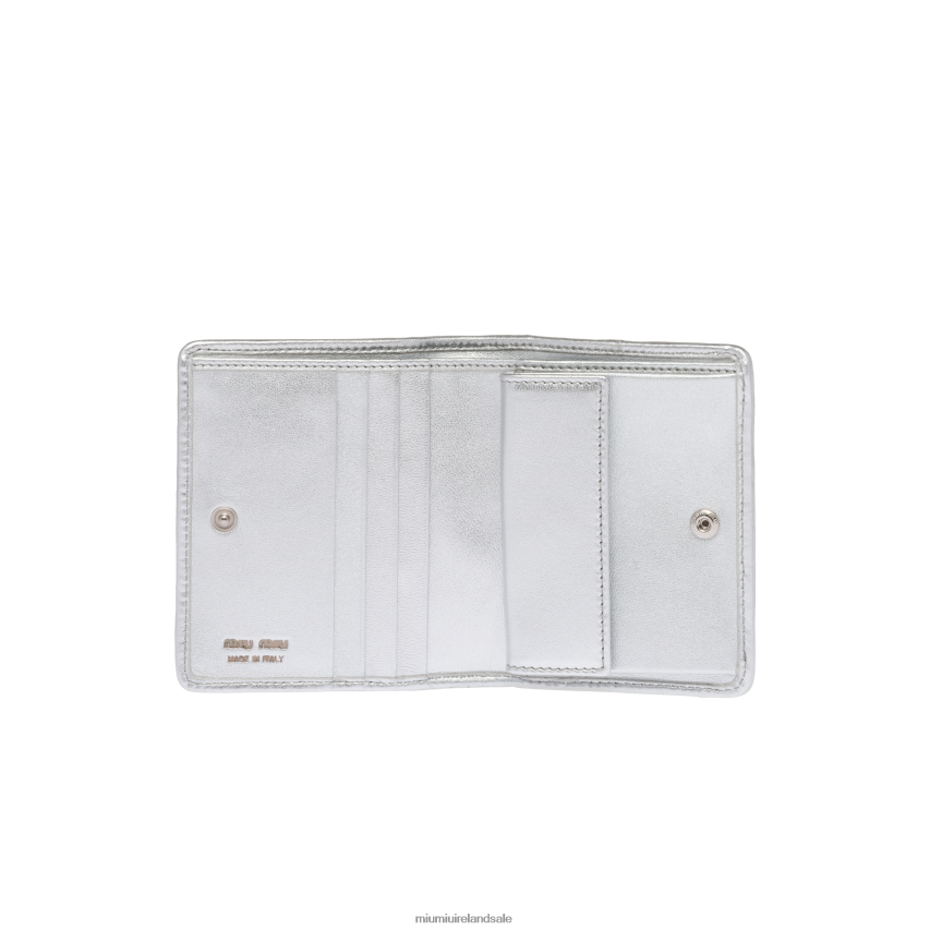 IE Miu MiuCollection Small Matelasse Nappa Leather Wallet Silver XJN62J1068