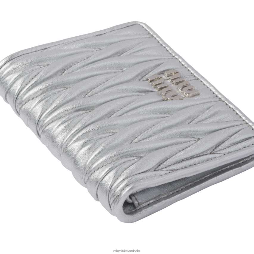 IE Miu MiuCollection Small Matelasse Nappa Leather Wallet Silver XJN62J1068